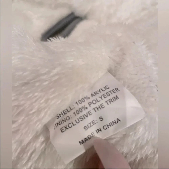 NWOT GREY W WHITE FUR LINED CABLE KNIT SWEATER WITH HOOD FOR DOG SIZE XS - Picture 3 of 9